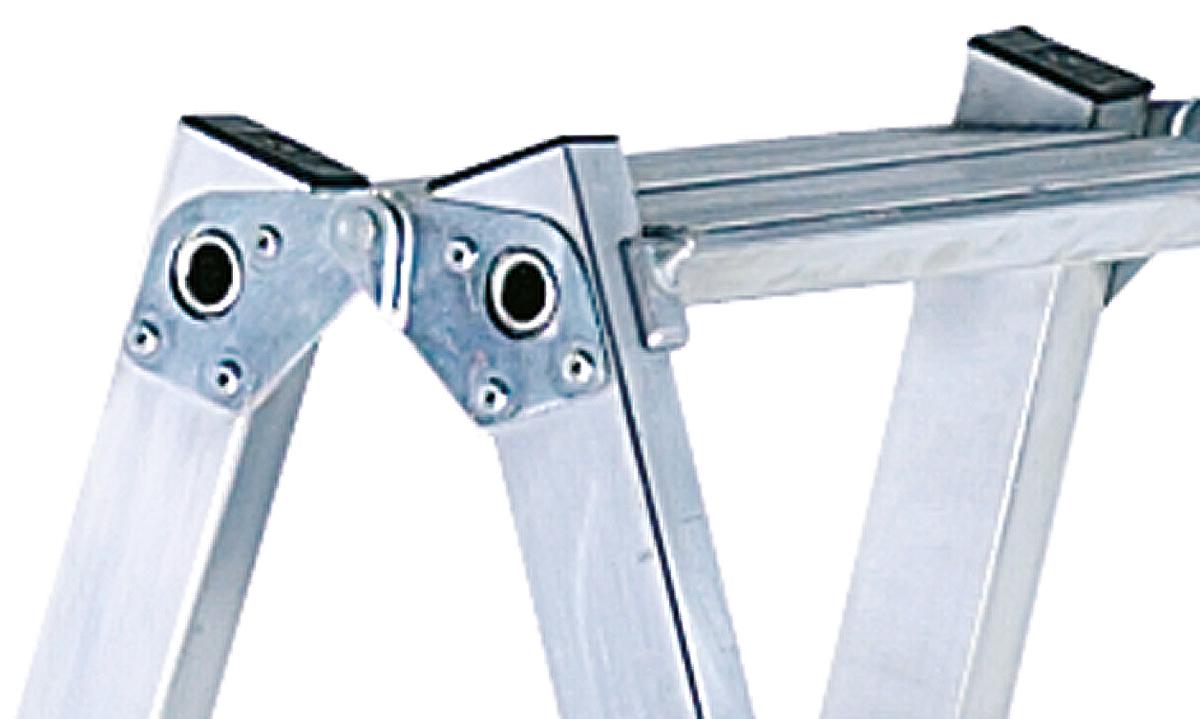 ZARGES Standard-Stufenleiter einseitig oder beidseitig begehbar Detail 3 ZOOM