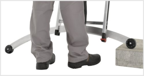 Hymer Mehrzweckleiter mit Smart-Base®-Traverse, 3 x 10 rutschsicher profilierte Sprossen