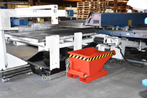 Bauer Späne-Kippbehälter mit Abrollmechanismus