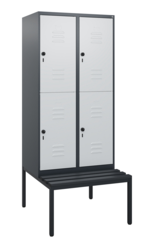 C+P Doppelstöckiger Spind Classic Plus mit Sitzbank, Abteilbreite 400 mm