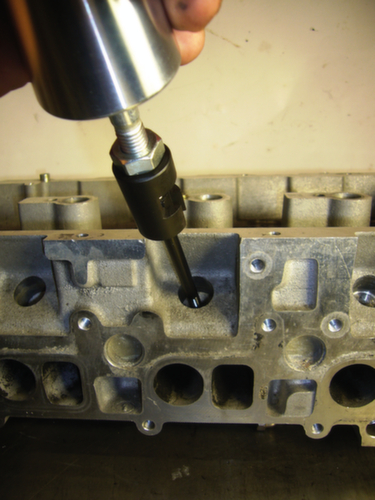 KS Tools Universal Glühkerzen-Ausbohrsatz M10 x 1