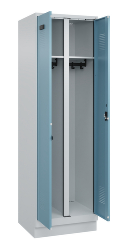 C+P Schwarz-Weiß-Spind Evolo PLUS mit Doppelabteil, Abteilbreite 300 mm