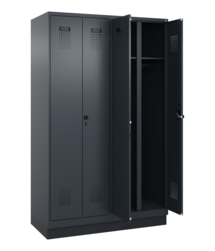 C+P Schwarz-Weiß-Spind Evolo PLUS mit Doppelabteil, Abteilbreite 300 mm