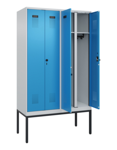 C+P Schwarz-Weiß-Spind Evolo PLUS mit Doppelabteil, Abteilbreite 300 mm