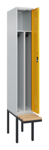 C+P Schwarz-Weiß-Spind Evolo PLUS mit Sitzbank, Abteilbreite 300 mm