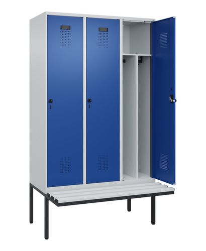 C+P Schwarz-Weiß-Spind Evolo PLUS mit Sitzbank, Abteilbreite 400 mm