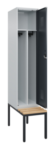 C+P Schwarz-Weiß-Spind Evolo PLUS mit Sitzbank, Abteilbreite 400 mm