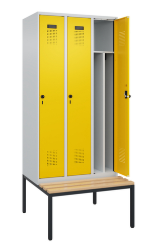 C+P Schwarz-Weiß-Spind Evolo PLUS mit Sitzbank, Abteilbreite 300 mm