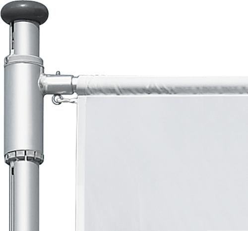 Drapeau et mât avec dispositif de hissage intérieur avec manivelle