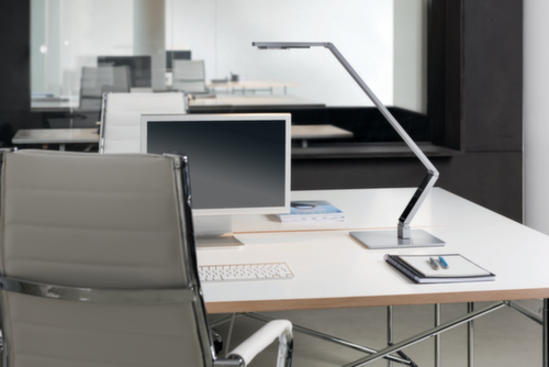 Luctra Lampe de bureau à DEL Linear Table Base avec lumière biologiquement active, lumière lumière blanc froid à blanc chaud biologiquement active, argent