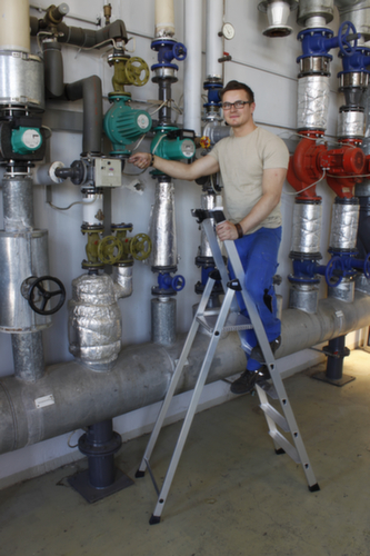 Krause escabeau industriel MONTO® Solido® avec estrade à profilé convexe, 5 marches profilées