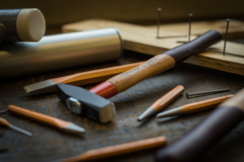 Marteau de serrurier GEDORE 600 H-800 ROTBAND-PLUS avec manche en hickory