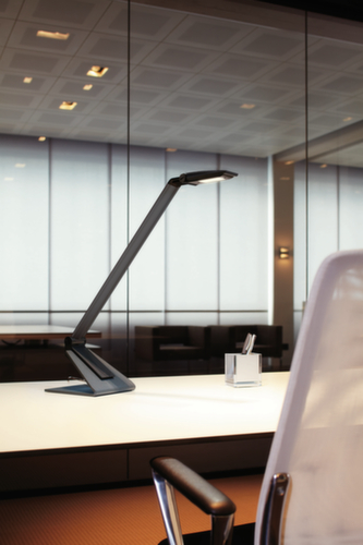 MAUL lampe de table à DEL avec variateur MAULsolaris, lumière blanc neutre, argent