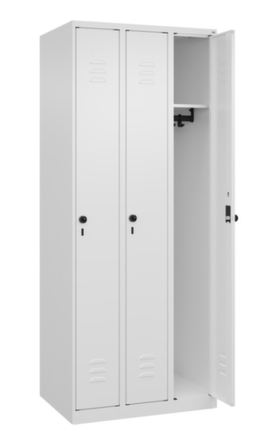 C+P Armoire vestiaire Classic Plus à 3 compartiments, largeur de compartiment 250 mm