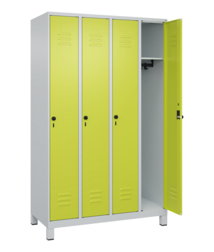 C+P Armoire vestiaire Classic Plus à 4 compartiments, largeur de compartiment 300 mm