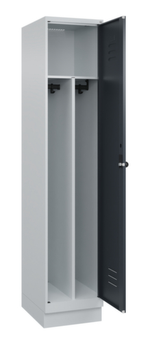 C+P Armoire vestiaire Classic Plus pour une séparation en noir et blanc, largeur de compartiment 400 mm