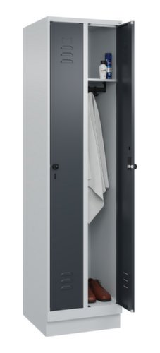 C+P Armoire vestiaire Classic Plus à 2 compartiments, largeur de compartiment 250 mm