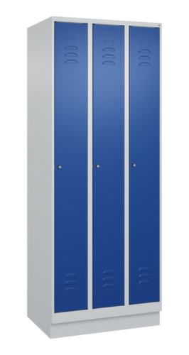 C+P Armoire vestiaire Classic Plus à 3 compartiments, largeur de compartiment 250 mm