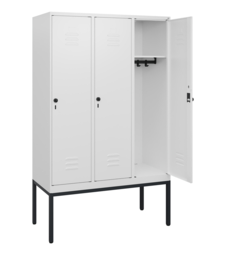 C+P Armoire vestiaire Classic Plus à 3 compartiments, largeur de compartiment 400 mm