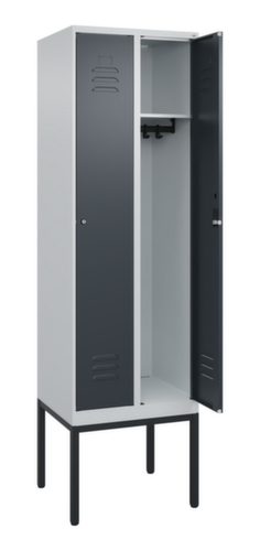 C+P Armoire vestiaire Classic Plus à 2 compartiments, largeur de compartiment 300 mm