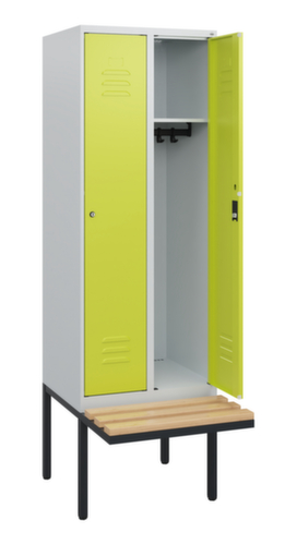 C+P Armoire vestiaire Classic Plus avec banc, largeur de compartiment 300 mm