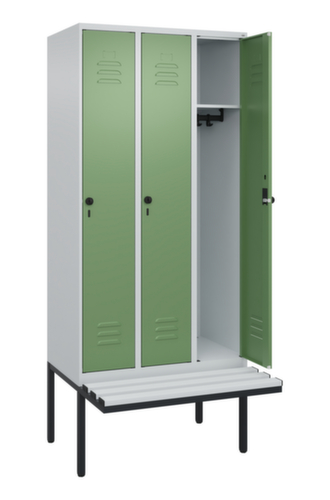 C+P Armoire vestiaire Classic Plus avec banc, largeur de compartiment 300 mm