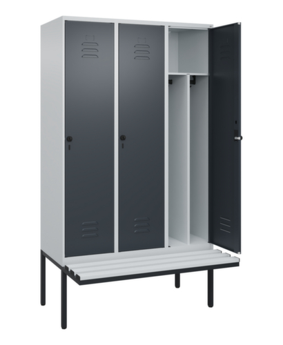 C+P Armoire vestiaire avec banc Classic Plus pour une séparation en noir et blanc, largeur de compartiment 400 mm