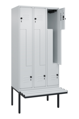 C+P Armoire vestiaire Z Classic Plus avec banc intégré, largeur de compartiment 300 mm