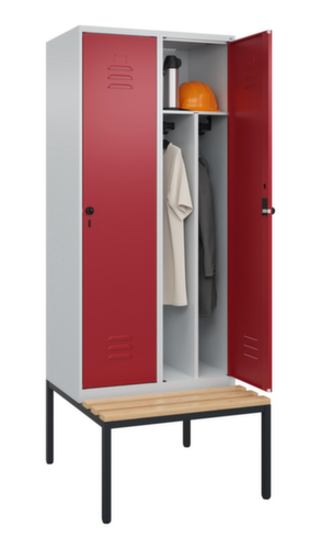 C+P Armoire vestiaire avec banc Classic Plus pour une séparation en noir et blanc, largeur de compartiment 400 mm