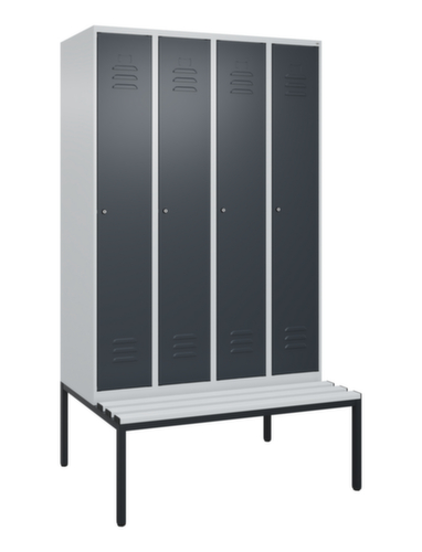 C+P Armoire vestiaire avec banc Classic Plus pour une séparation en noir et blanc, largeur de compartiment 300 mm