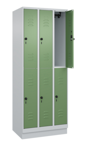 C+P Armoire vestiaire à deux niveaux Classic Plus, largeur de compartiment 250 mm