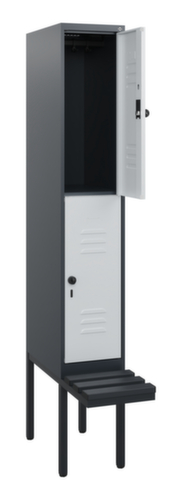 C+P Armoire vestiaire à deux niveaux Classic Plus avec banc, largeur de compartiment 300 mm