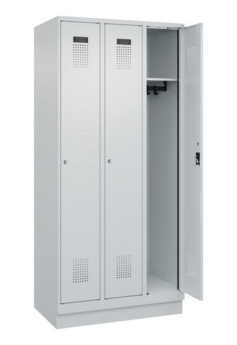 C+P Armoire vestiaire Evolo PLUS, largeur de compartiment 300 mm