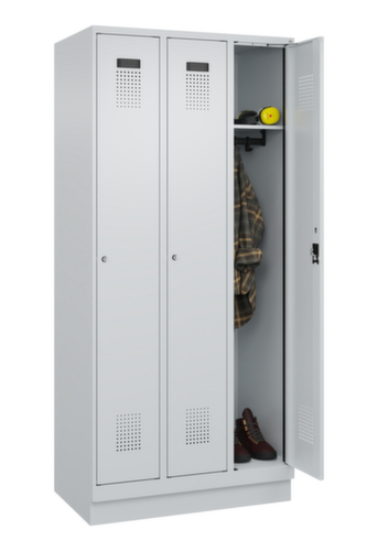 C+P Armoire vestiaire Evolo PLUS, largeur de compartiment 300 mm