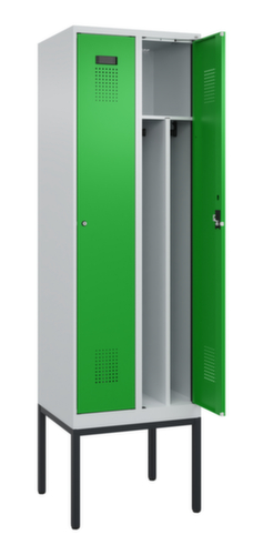 C+P Armoire vestiaire Evolo PLUS pour une séparation en noir et blanc, largeur de compartiment 300 mm