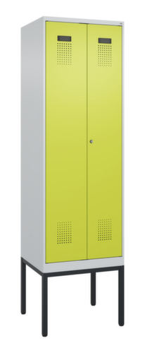 C+P armoire vestiaire noir et blanc Evolo PLUS avec double compartiment, largeur de compartiment 300 mm