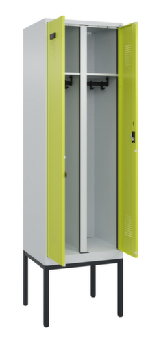 C+P armoire vestiaire noir et blanc Evolo PLUS avec double compartiment, largeur de compartiment 300 mm