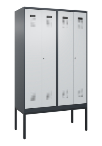 C+P armoire vestiaire noir et blanc Evolo PLUS avec double compartiment, largeur de compartiment 300 mm