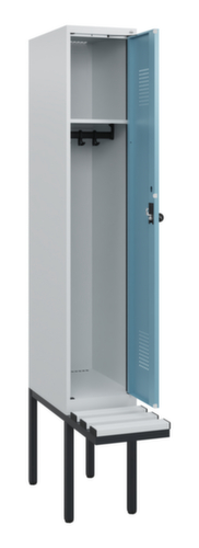 C+P Armoire vestiaire Evolo PLUS avec banc suspendu, largeur de compartiment 300 mm