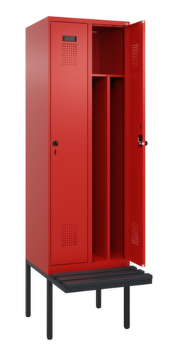 C+P armoire vestiaire en noir et blanc Evolo PLUS avec banc, largeur de compartiment 300 mm