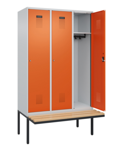 C+P Armoire vestiaire Evolo PLUS avec banc suspendu, largeur de compartiment 400 mm
