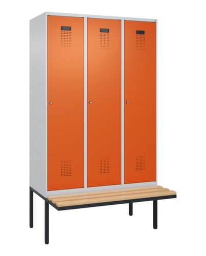 C+P Armoire vestiaire Evolo PLUS avec banc suspendu, largeur de compartiment 400 mm