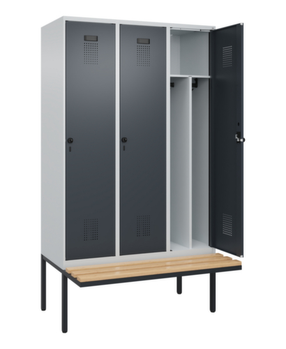 C+P armoire vestiaire en noir et blanc Evolo PLUS avec banc, largeur de compartiment 400 mm