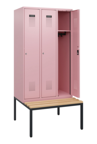 C+P Armoire vestiaire Evolo PLUS avec banc, largeur de compartiment 300 mm