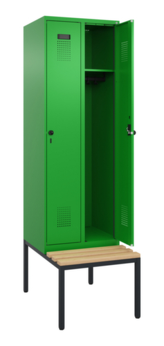 C+P Armoire vestiaire Evolo PLUS avec banc, largeur de compartiment 300 mm