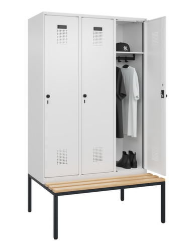C+P Armoire vestiaire Evolo PLUS avec banc, largeur de compartiment 400 mm