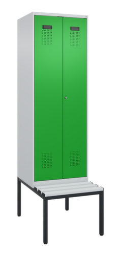 C+P armoire vestiaire en noir et blanc Evolo PLUS avec double compartiment et banc, largeur de compartiment 300 mm