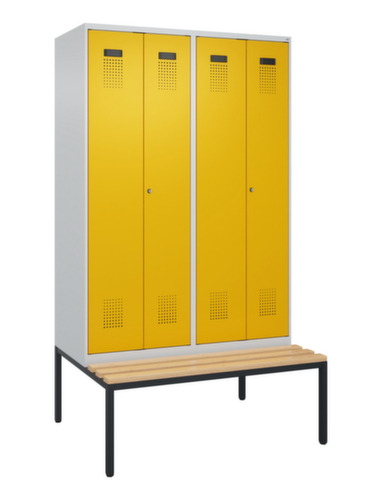 C+P armoire vestiaire EPI Evolo PLUS avec banc et séparation en noir et blanc, largeur de compartiment 300 mm