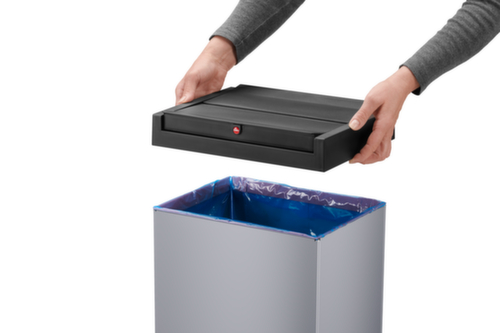 Hailo AbfallbehĂ€lter Big-Box Swing XL mit selbstschlieĂendem Schwingdeckel, 52 l, silber
