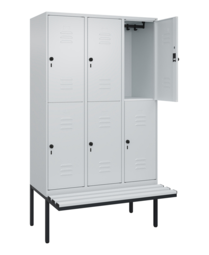 C+P Doppelstöckiger Spind Classic Plus mit Sitzbank, Abteilbreite 400 mm